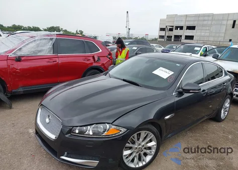 2013 Jaguar Xf из США, поврежденный, VIN SAJWA0E74D8S90586